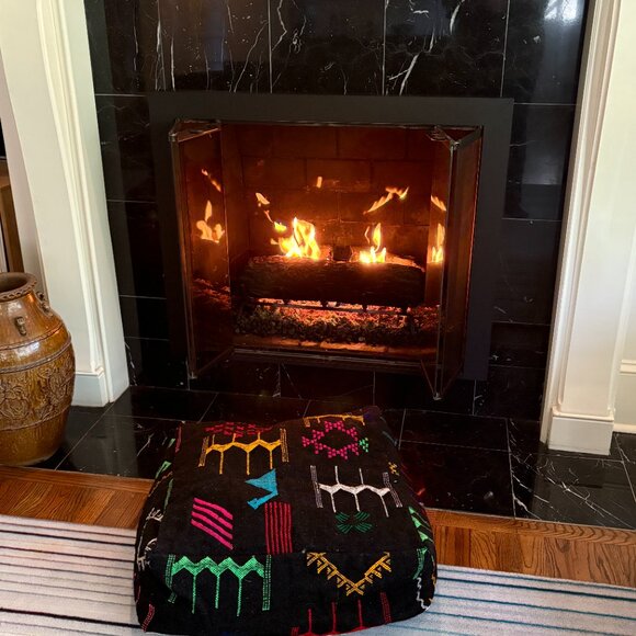 Handmade Berber pouf, Morocco - Picture 4 of 6